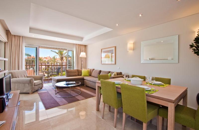 Luxury Three-Bedroom Suite image 2