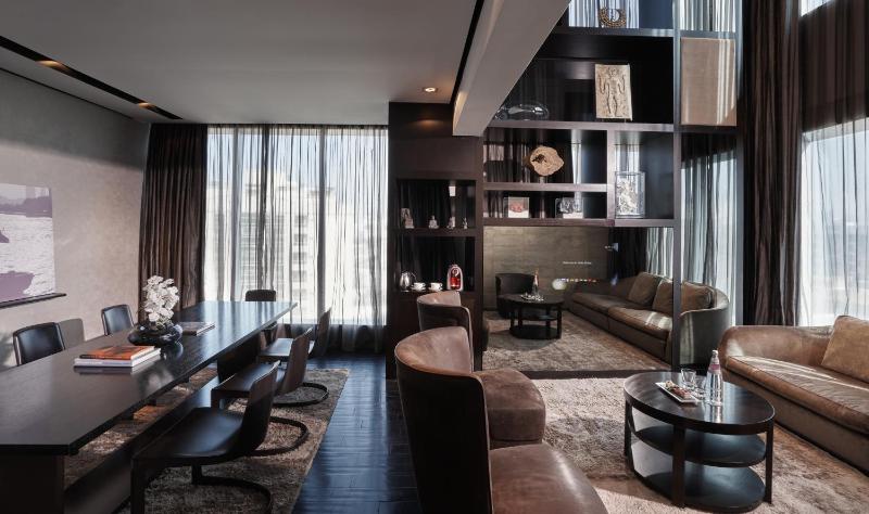 Duplex Suite with Lounge Access – High Floor image 4