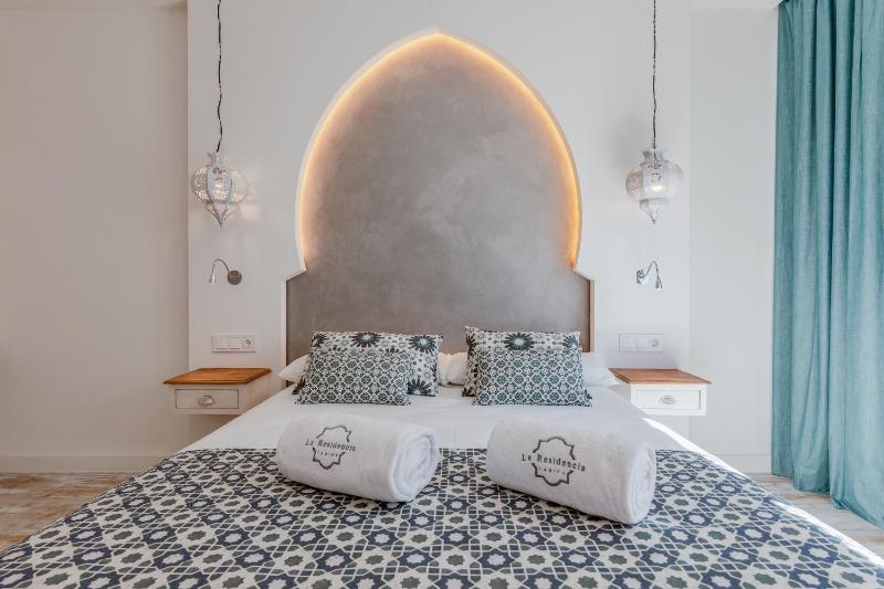 Standard Double Room image 3