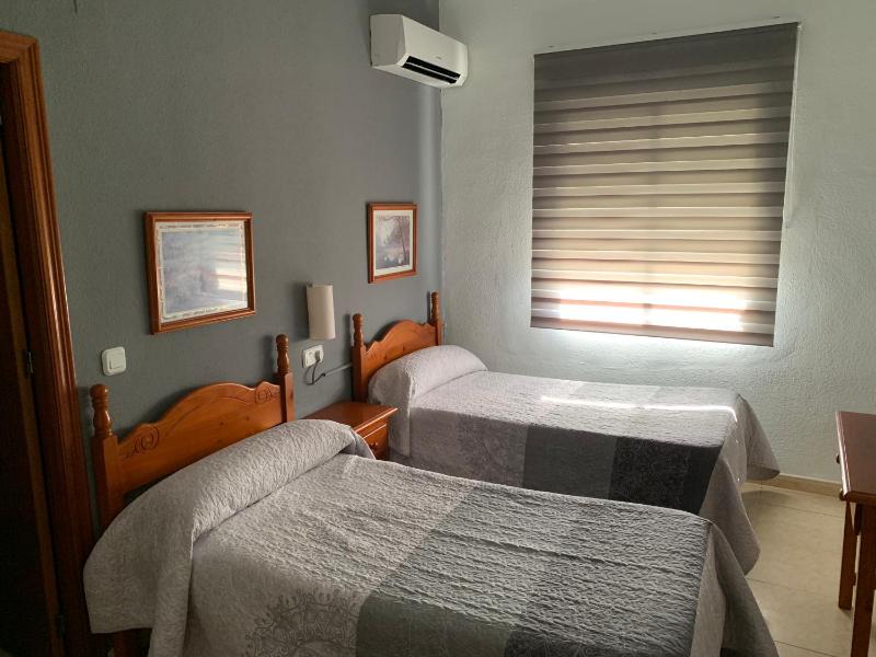 Double or Twin Room image 4