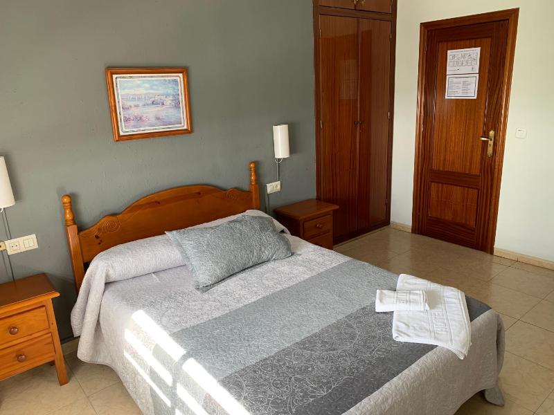 Double or Twin Room image 3
