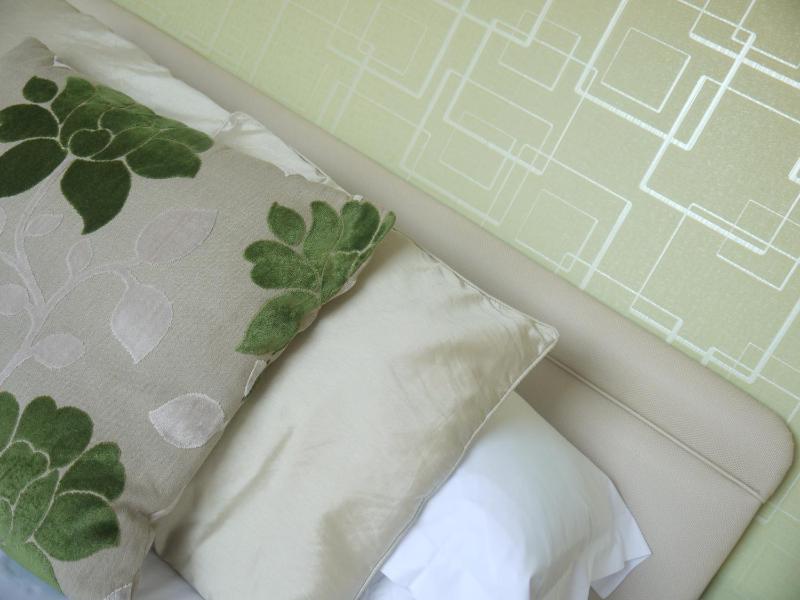 Standard Double Room image 3