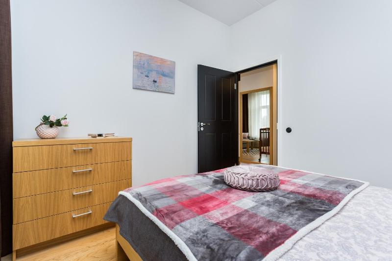 Angleterre Apartments - image 6