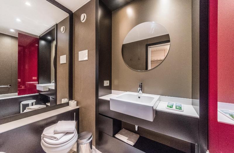 Economy Double or Twin Room image 2