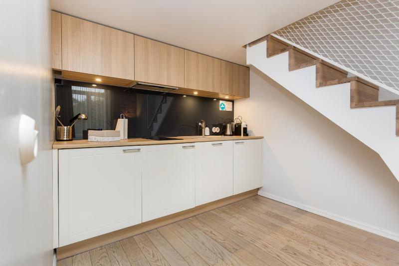 Angleterre Apartments - image 3