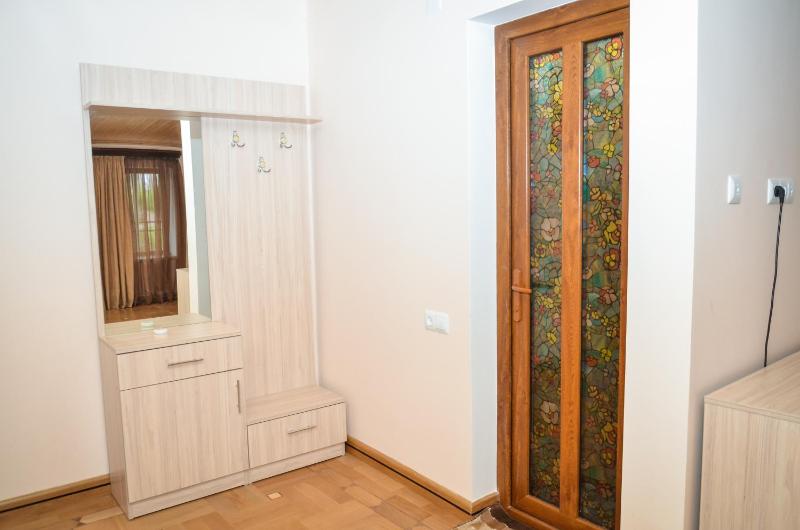 Triple Room with Bath image 4