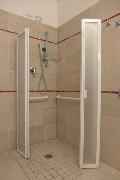 Twin Room - Disability Access image 2