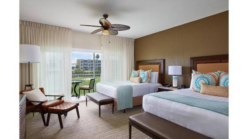 Golf Course Double Queen Guestroom image 3