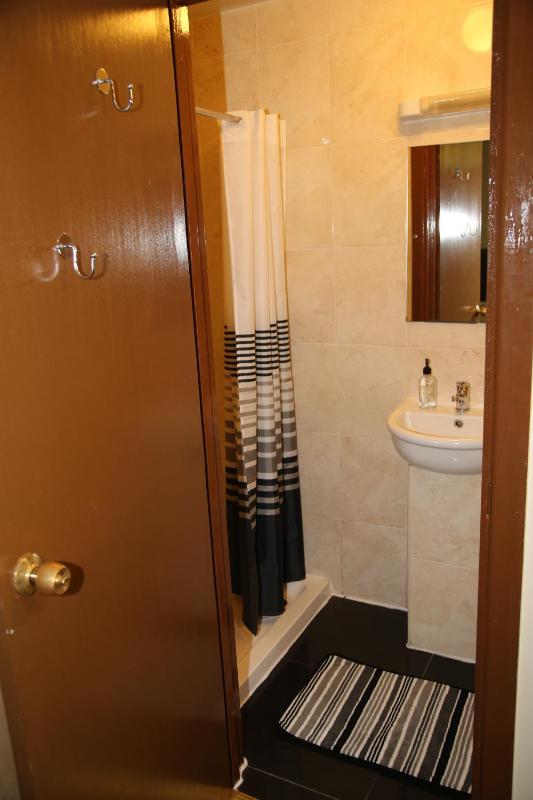 Small Double Room image 2