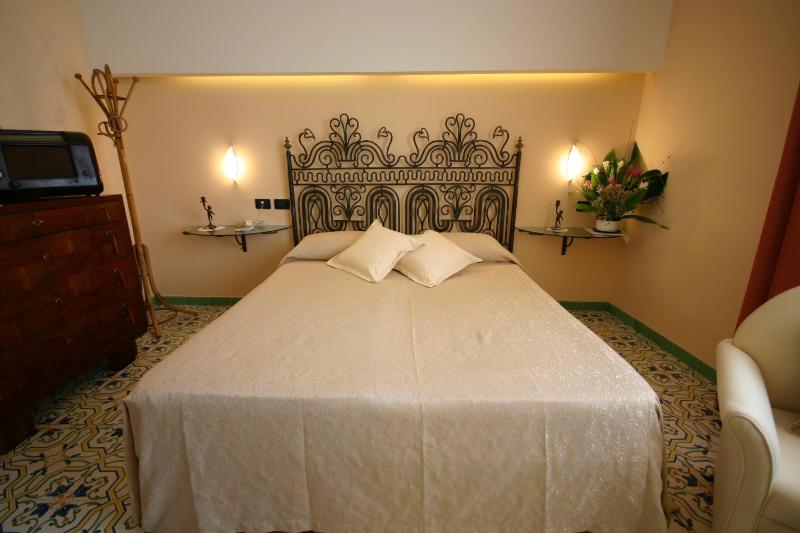 Sorrento Inn Guesthouse - image 1