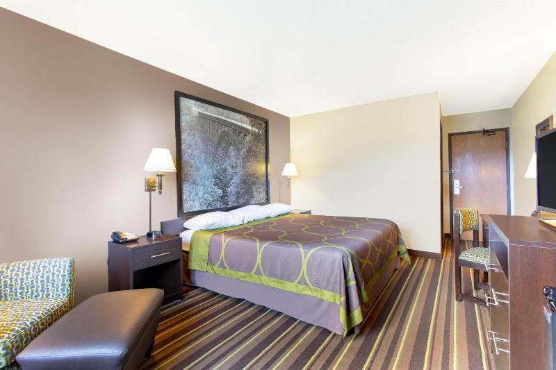 Standard King Room - Non-Smoking  image 2