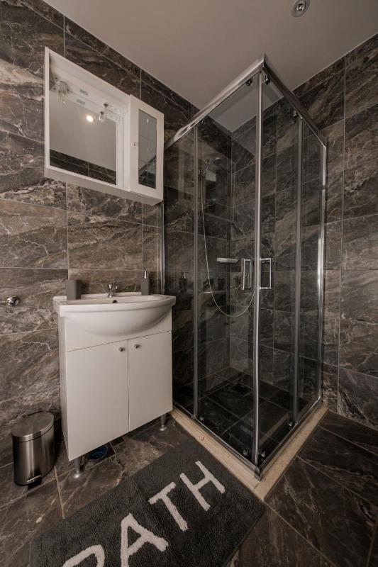 Two-Bedroom Apartment with Sea View image 4