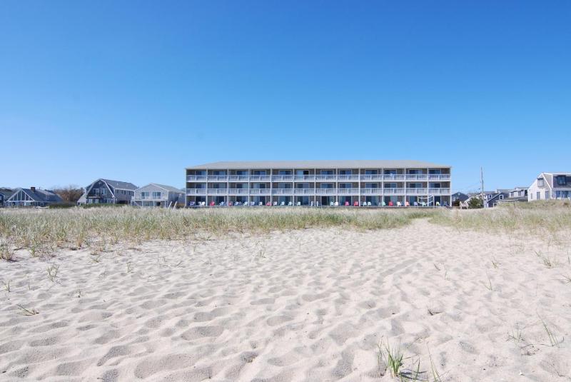 Oceanfront Suite with Balcony image 2