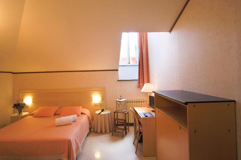 Economy Double or Twin Room - Attic image 4