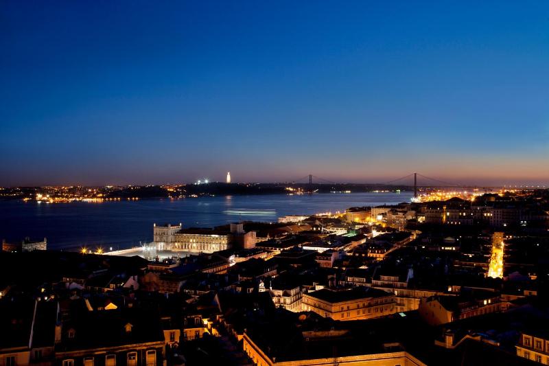 Luxury Attic Suite with Terrace Panoramic River, Castle and City View image 4