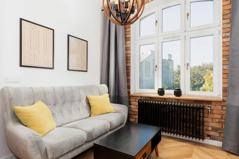 One-Bedroom Apartment image 3
