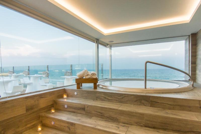 Double or Twin Room - Spa Package image 3