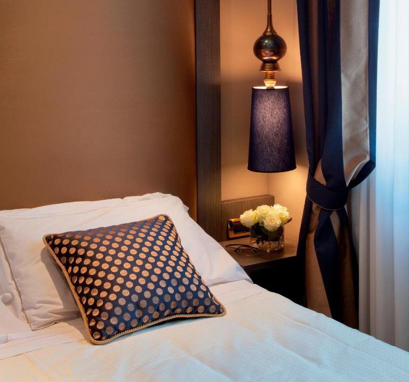 Superior Double Room image 4