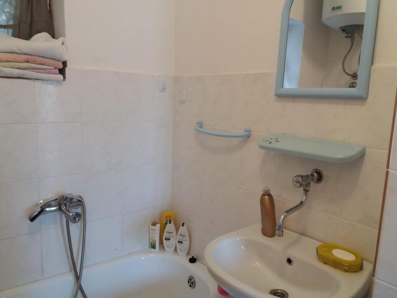 Twin Room with Mountain View image 4