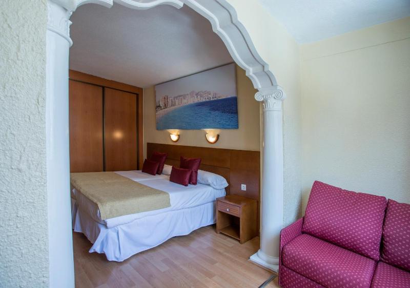 Double Room with Pool View (2 Adults) image 3