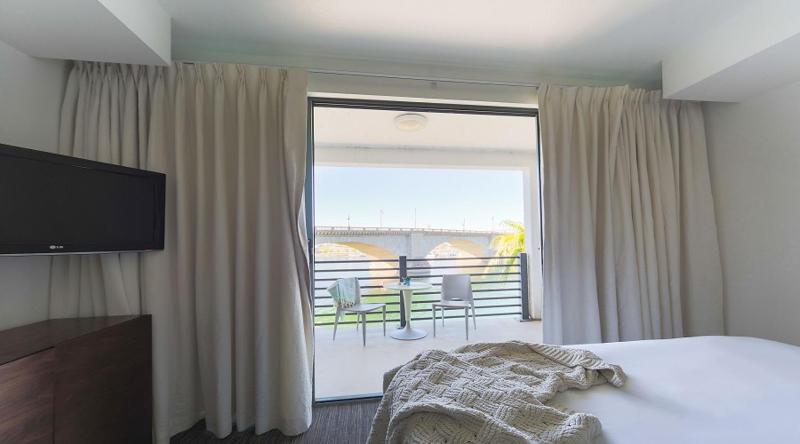Luxury King Room image 4
