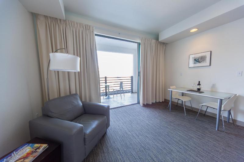 Luxury Queen Room with Two Queen Beds image 3