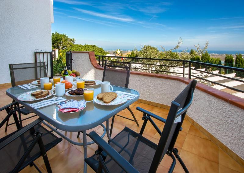Two-Bedroom Apartment with Sea View image 2