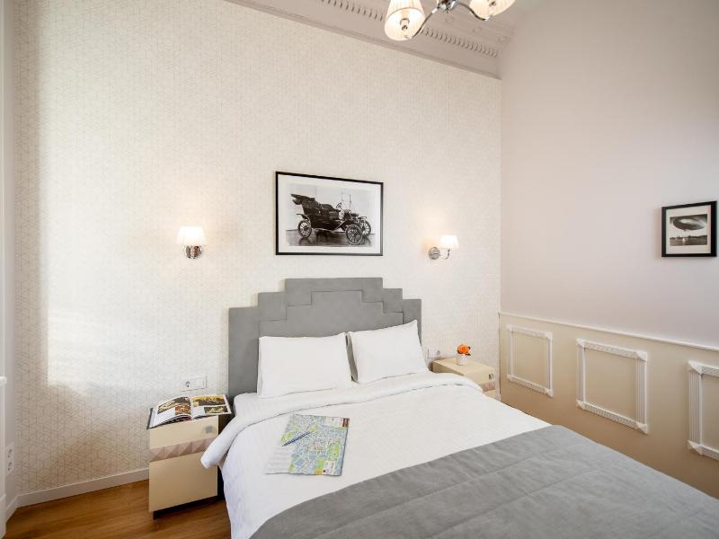 Art Deco Central Rooms - image 9