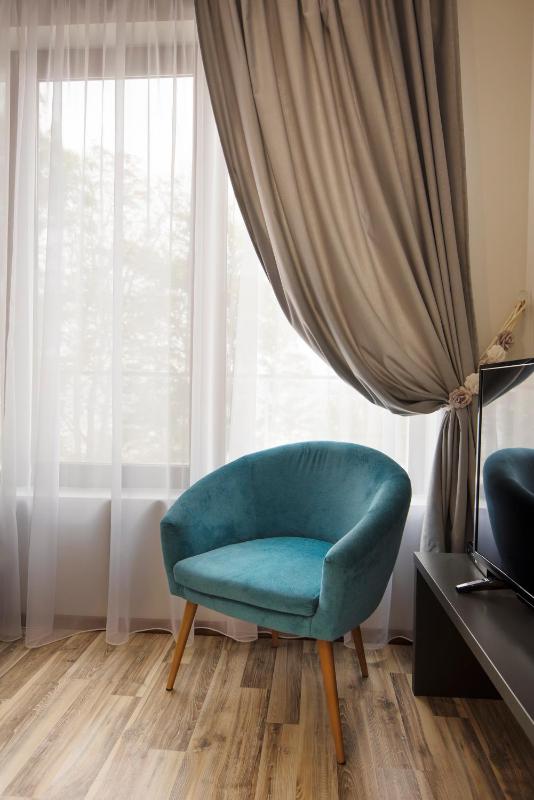 One-Bedroom Apartment with Balcony and Sea View image 3