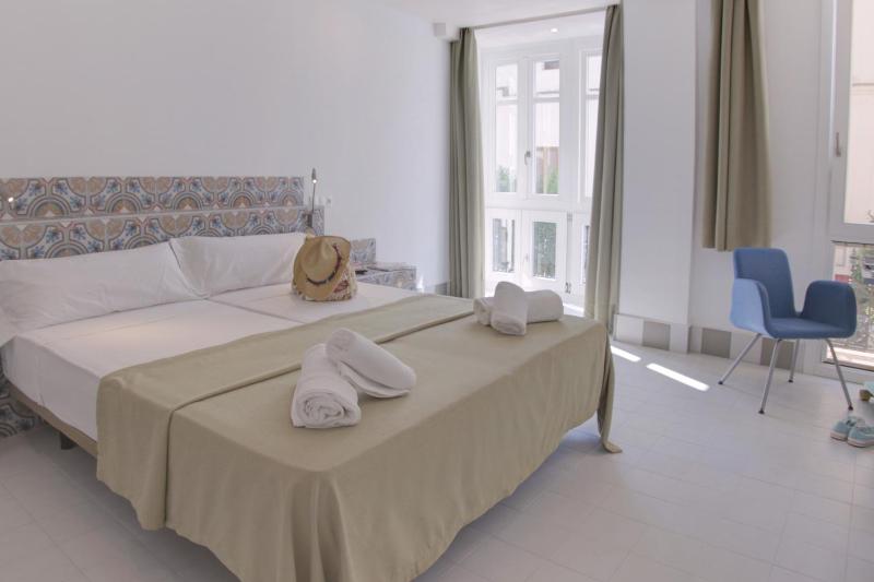 Hostal Gravina - image 45