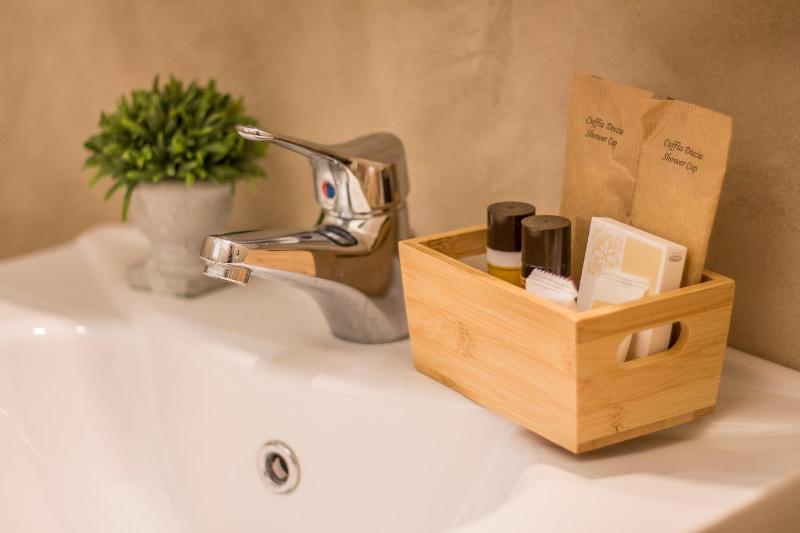 One-Bedroom Apartment image 3