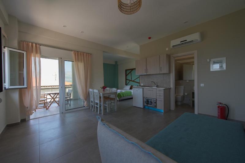Studio Apartment image 2