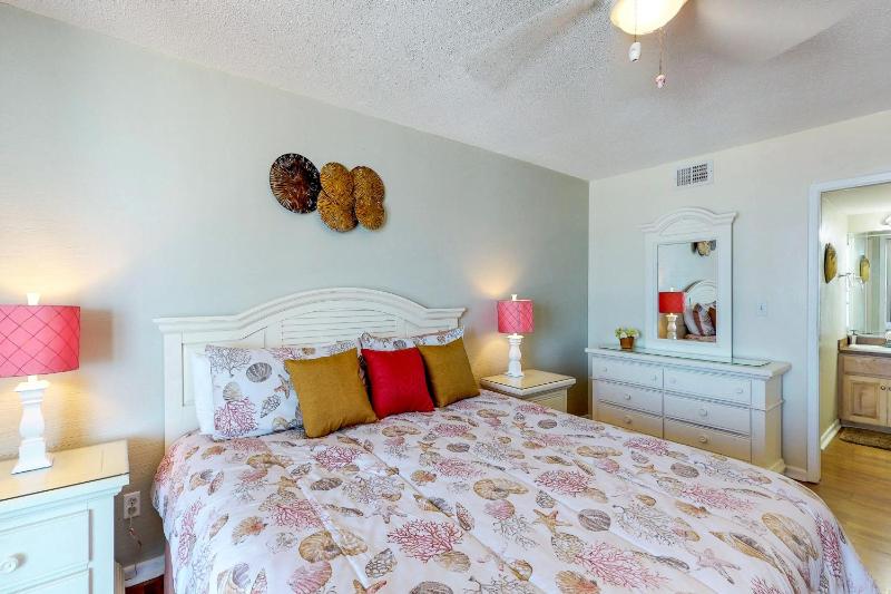 Three Bedroom Apartment image 3