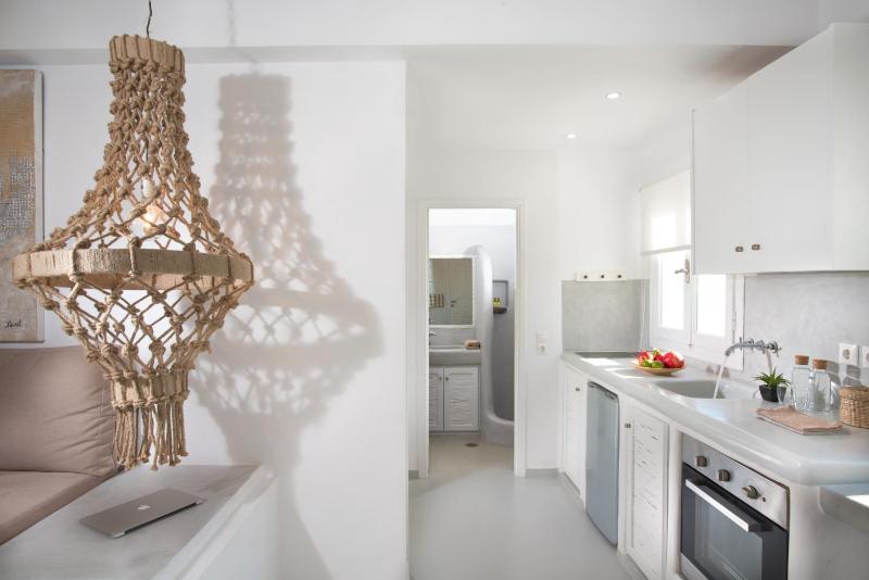 Superior One-Bedroom Apartment image 4