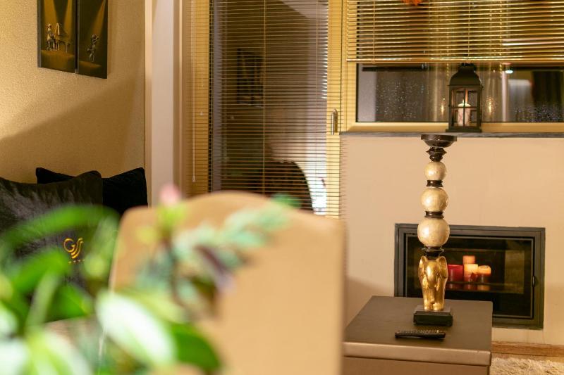 Executive Suite image 3