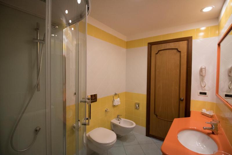 Double or Twin Room with Extra Bed image 2