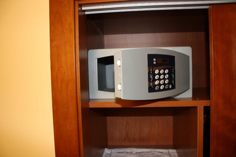 Double Room with Extra Bed image 4