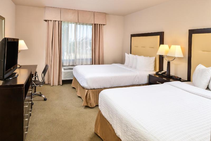 Queen Room with Two Queen Beds image 1