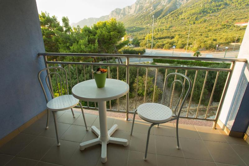 Studio with Balcony image 1