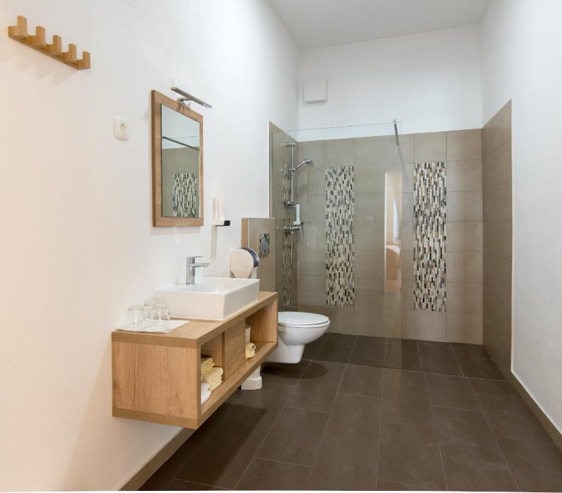 Quadruple Room with Private Bathroom image 4