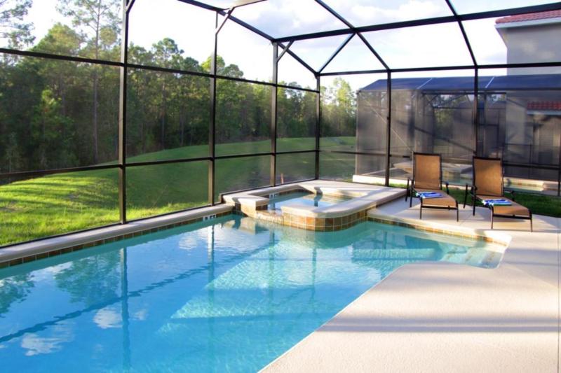 Six-Bedroom Villa  image 2