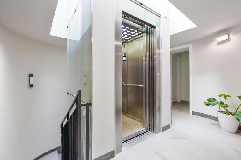One-Bedroom Apartment image 1