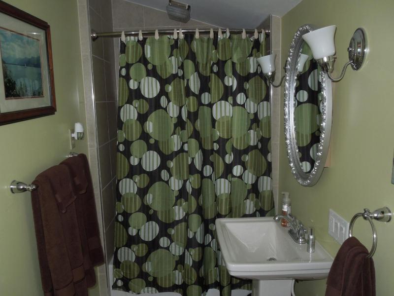 Two-Bedroom Cottage image 3