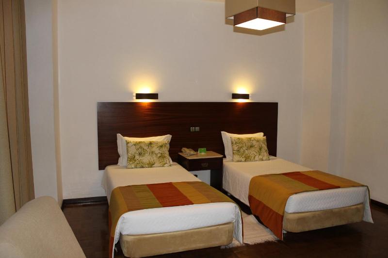 Double Room image 3