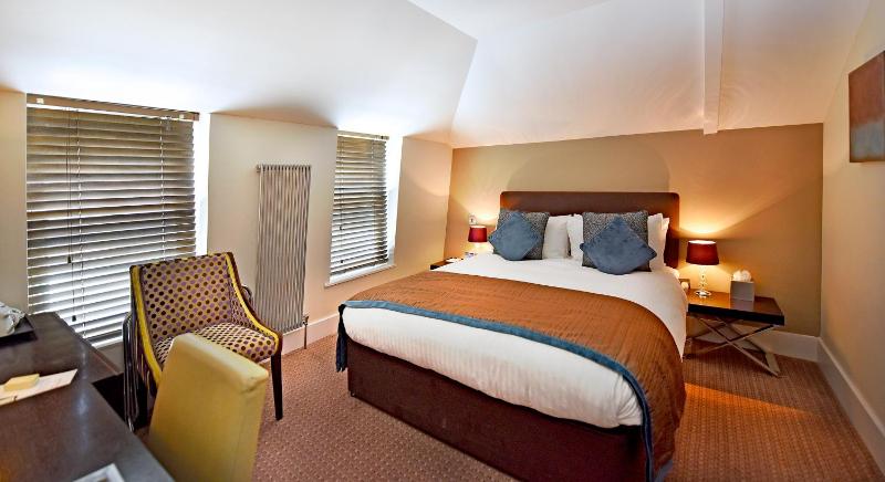 Compact Double Room image 4