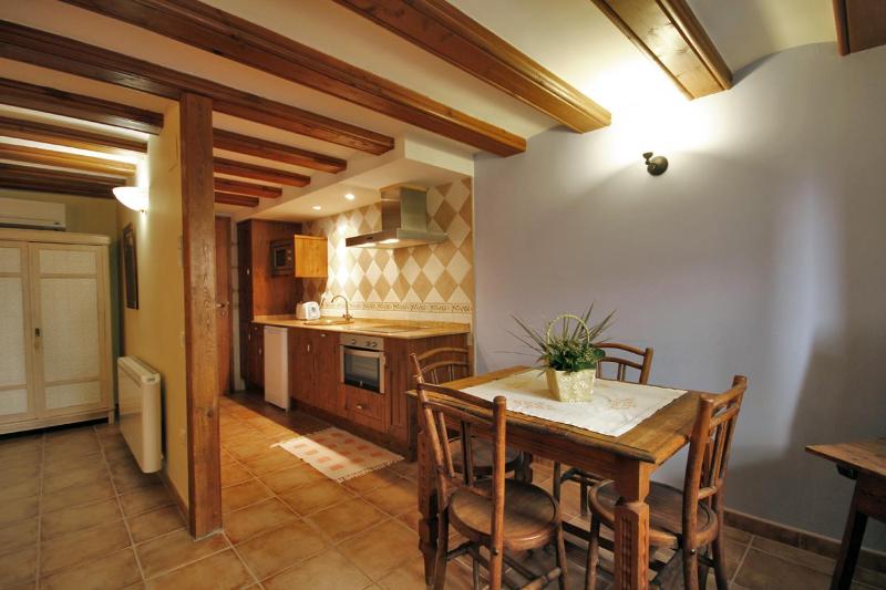 Studio Apartment image 3