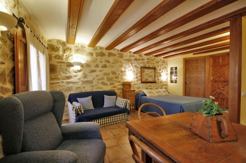 Studio Apartment image 3