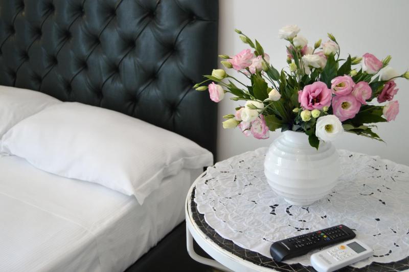 Small Double Room image 4