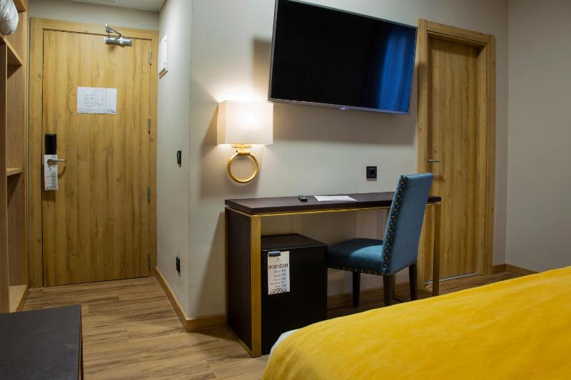 Single Room image 3