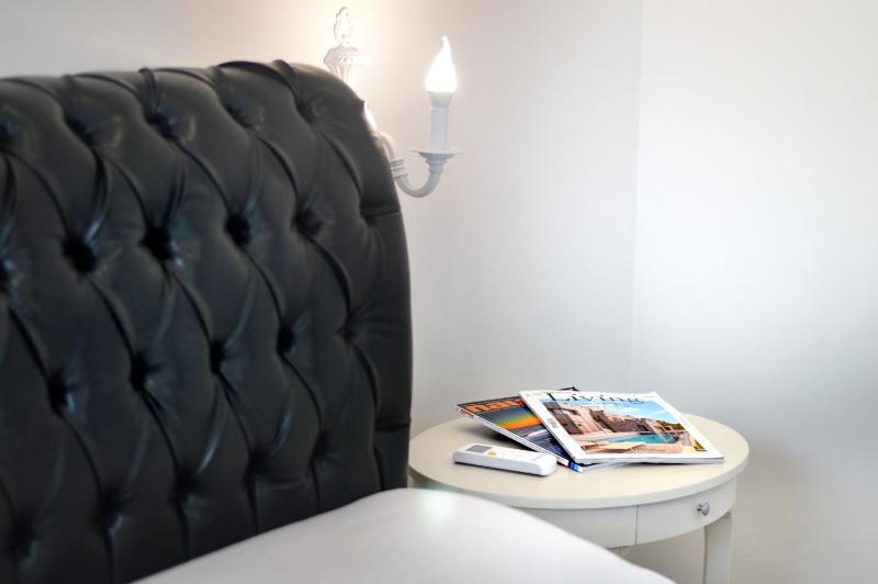 Junior Suite with Balcony image 3